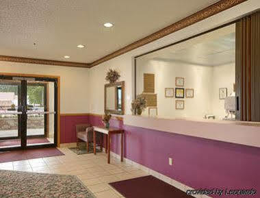 Super 8 By Wyndham Osage Exterior foto